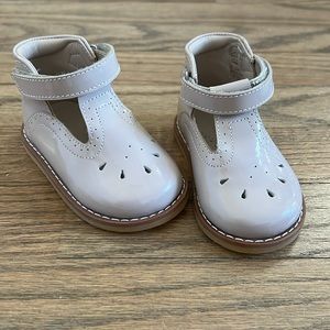 Elephantito tan walking shoe